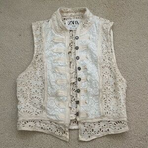 Zara Eyehole Botton Up Top Size Small